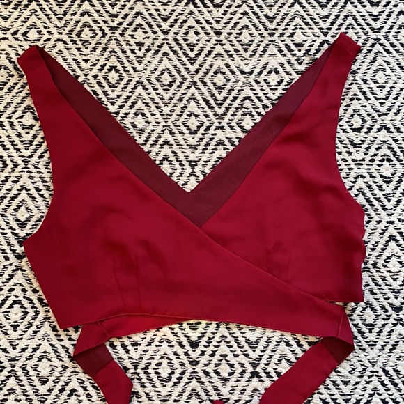 Red lace up crop top - Picture 3 of 3